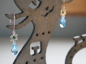 Gocce pendenti: Orecchini Pendenti con Pietra Swarovski a Goccia di Ines de la F - Foto 1 di 3