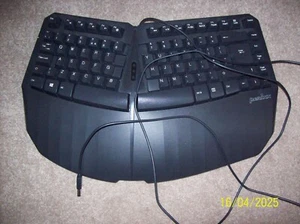 Perixx Periboard-413 Mini Ergonomic Split Keyboard, black, USB fitting, 5V, used - Picture 1 of 1