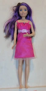 Skipper Puppe Babysitter Club braun/lila Haare neu gekleidet Eiche EUC C340G  - Bild 1 von 10