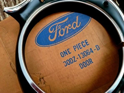 Nuevo de Lote Original Ford Maverick 1970, 1971, 1972, 1973 1974, 1975-1976. Bisel puerta faro Foto 1 de 4
