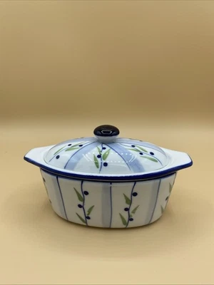Cook Street 3 Piece Butter Boat, Blueberry Floral Vine, Blue White Porcelain. - Image 1 of 4