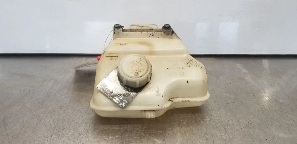 Volkswagen Vanagon 1987 2,1 L depósito de refrigerante desbordamiento 025121403 Foto 1 de 4