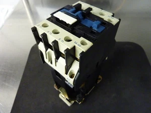 TELEMECANIQUE LP1 D3210 50A 1000V 3P CONTACTOR Bobina LA4DC1U 24-250V (30853) - Imagen 1 de 10