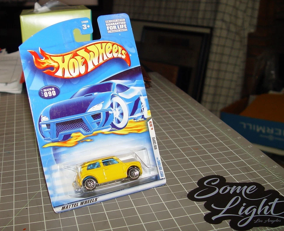 👓Hot Wheels #090 2000 1st Edition🔥MINI Cooper Yellow⭐Chrome Lace Wheels - Image 1 of 4