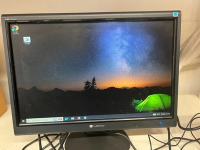 Gateway -LE1936 -19" LED Widescreen Monitor - (parts only some scratches on scre - Image 1 of 4