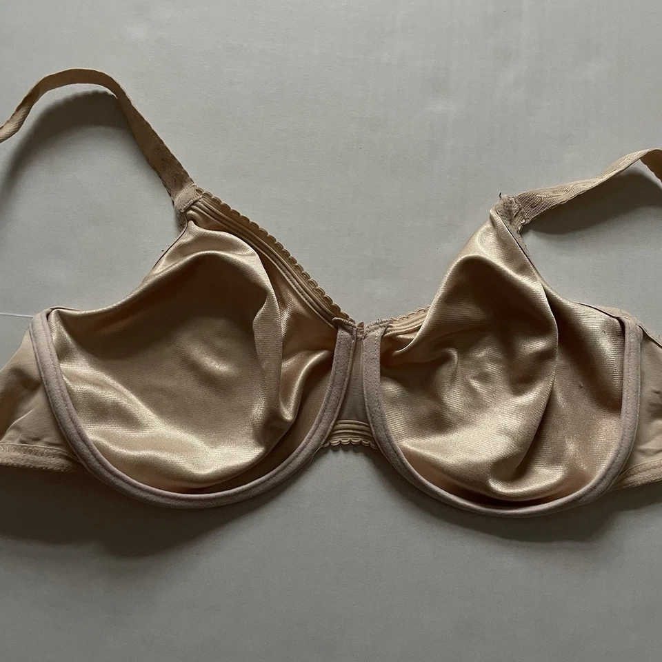 Sutiã Wacoal 40DD cetim nude sem forro - Imagem 1 de 4