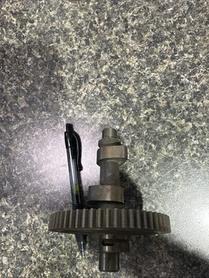 Tecumseh Camshaft 33252. B15 - Image 1 of 3