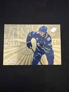 Holofoil dorado Vancouver #43 SPX QUINN HUGHES cubierta superior 2024-25 - Imagen 1 de 7