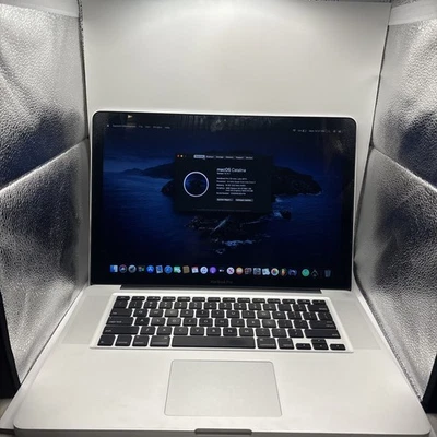 MacBook Pro A1286 15"" finales de 2011 (Intel Core i7 2,4 GHz, SIN DISCO DURO 16 GB RAM) nuevo bate Foto 1 de 4