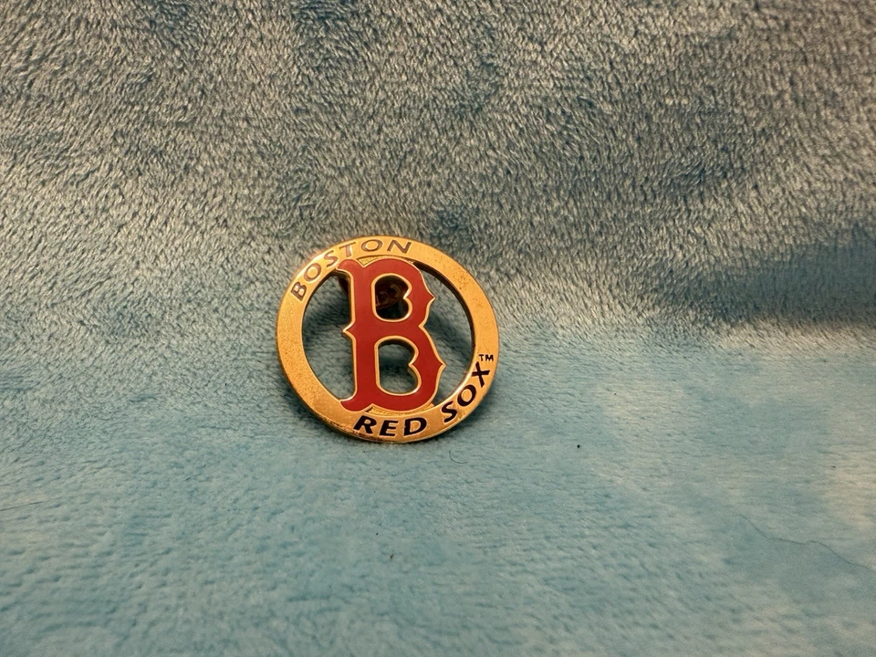 Rare Vintage Boston Red Sox MLB Team ENAMELED 'B' BASEBALL LAPEL PIN Gold Circle - Image 1 of 4