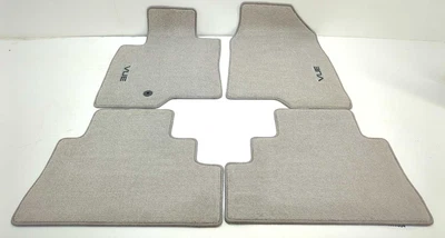 Nuevos tapetes originales originales GM alfombrados grises 2006-2010 Saturn Vue 4 piezas 93744556 Foto 1 de 4
