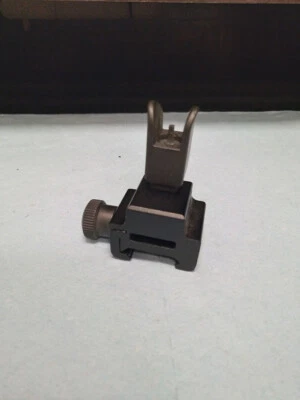UTG 751 DUAL AIMING APERTURE FOLDING FLIP-UP FRONT RIFLE SIGHT PICATINNY RAIL - Image 1 of 4