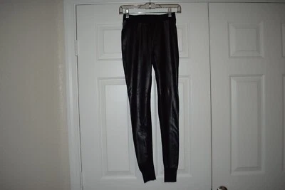 Victoria's Secret Size XS Black Leggings Pants Front Faux Leather Design Legs - Imagem 1 de 4