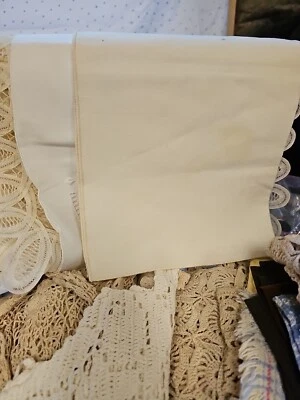 Vtg Cutter Crafts  Lace/eyelet/embroidered/napkins/placemats/table runners - Image 1 of 4