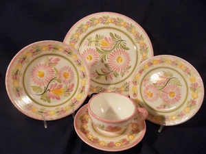 HENRIOT QUIMPER FRANCE CAMAIEU PINK FAIENCE POTTERY PLACE SETTING - EXCELLENT - Picture 1 of 13