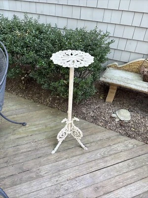 Soporte para plantas de hierro francés antiguo años 20 crema 35” H X 12” D Foto 1 de 4