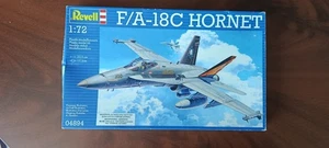 Revell 04894 1/72 McDonnell Douglas F/A-18C Hornet Sealed Modellflugzeug Bausatz - Bild 1 von 1