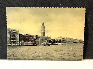 4 Vintage Postcard Rome Venice Rapallo Italy Coliseum 1950's Stamp. - Picture 1 of 9