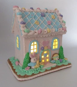 CASA DE GALLETAS DE JENGIBRE DE IMITACIÓN CON LUZ LED DECORACIÓN DE PASCUA NUEVA - Imagen 1 de 24