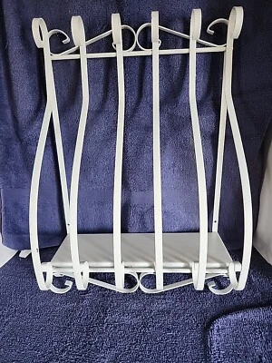 Настенная матовая БЕЛАЯ металлическая стойка с завитками; ДЕКОР - Изображение 1 из 4