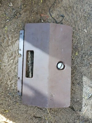 Puerta guantera Pontiac Grand Prix 1973-1977   Foto 1 de 2