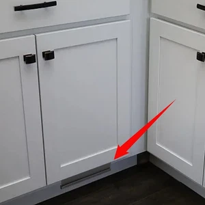 Ouvre-porte sans contact peu encombrant pour cuisine pour poubelles et tiroirs - Picture 1 of 36