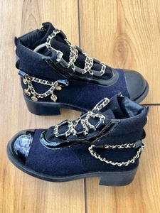  Chanel Charms Gold Chain Black/Blue Ankle Boots - Picture 1 of 7