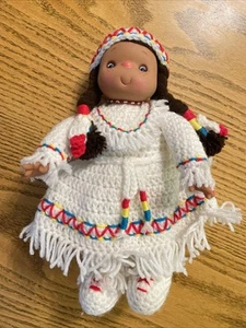 Indianer Puppe Vintage Gummi Gesicht und Hände gehäkelt - Bild 1 von 8