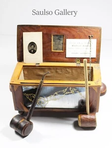 Early Folk art wooden box with items from prominent estate collection - Picture 1 of 10