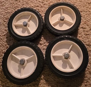 (4) Neumáticos y pernos usados para cortacésped de empuje de 7" - Imagen 1 de 6