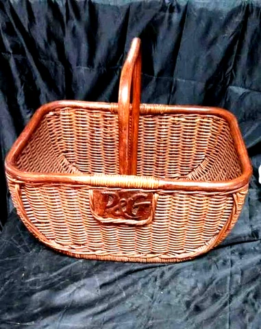 RETRO 1970S PROCTOR AND GAMBLE PICNIC BASKET Cover