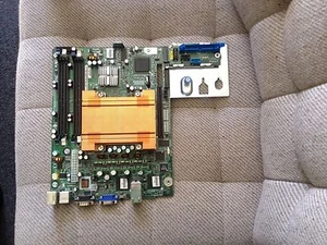 DELL POWEREDGE 850 MOTHERBOARD W/3.0GHZ CPU P4 64BIT LGA775 FJ365 - Picture 1 of 1
