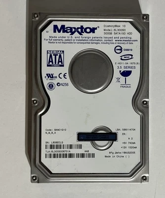 Disco duro MAXTOR DIAMONDMAX 10 300 GB SATA 3,5" 16 MB de caché 6L300S0 Foto 1 de 2