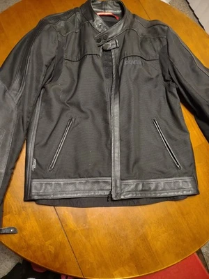 Ducati Performance - Ducati Corse - Jaqueta de Couro - Usado Tamanho XXX-Grande - Imagem 1 de 4