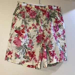 Women's Sarah Bentley Hawaiian Flower Shorts Elastic Waist Pull On Size Large - Picture 1 of 4