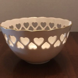 VINTAGE LENOX VALENTINE HEART BONE CHINA CANDY BOWL 5.5” GOLD TRIM - Picture 1 of 4