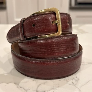 John Henry Mens Burgundy Leather Brass Buckle Belt Size 34 Croc Reptile Business - Picture 1 of 15