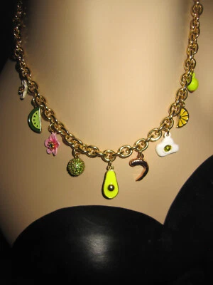 COLLAR BETSEY JOHNSON CÓCTEL AGUACATE OLIVA CAMARÓN LIMA Foto 1 de 3