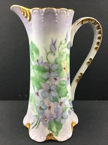 Vintage Porzellan lila grün Krug mit Goldrand blaue Clematis signiert M.R. - Bild 1 von 9