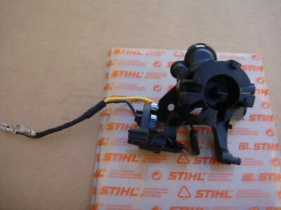 GENUINO STIHL MS311 MS391 MOTOSIERRA FILTRO DE AIRE BASE INTERRUPTOR DE APAGADO - NUEVO DESPEGUE Foto 1 de 2