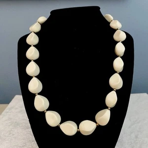 Vintage Necklace Chunky White Lucite Teardrop Retro Mid-Century Modern Statement - Picture 1 of 8