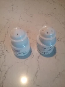 VINTAGE PFALTZGRAFF APRIL SALT & PEPPER SHAKERS - Picture 1 of 1