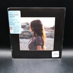 IN HAND Madison Beer 15 MINUTES/Make You Mine Limited 7-Inch Vinyl UO Exclusive - Imagen 1 de 2
