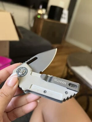 Navaja de bolsillo plegable Mantis Wile E Tan asas G-10 hoja de acero inoxidable MT9D/usada una vez Foto 1 de 4