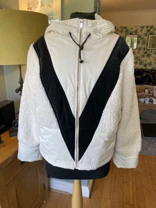 *MICHELLE KEEGAN* Teddy jacket in cream with black chevron detail, size 12 - Picture 1 of 6