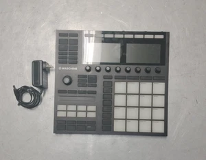 CONTROLADOR DE BATERÍA NATIVE INSTRUMENTS MASCHINE MK3 M5567 - Imagen 1 de 8