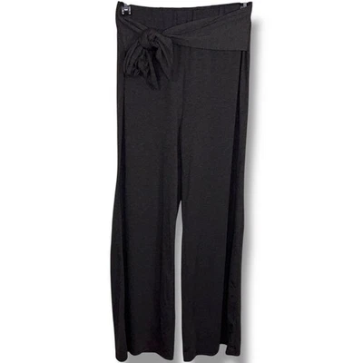 Pantalones Medianos Gris Oscuro Pierna Ancha Adjuntos Cinturón Acento Informal Elástico Foto 1 de 4