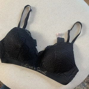 Victoria's Secret Bra Wirefree Support Black Lace 54867 Padding Women's 36B - Picture 1 of 3