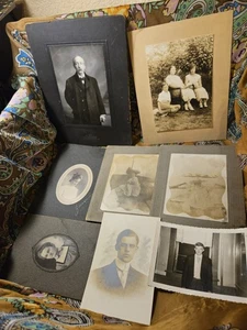 RIESIGES KONVOLUT SEHR ALTE S/W FAMILIE, BABY & EINZEL BILDER MEIST AUF KARTON - Bild 1 von 1