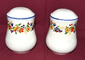 Vintage French Country Salt & Pepper Shaker Set Taiwan - Picture 1 of 3